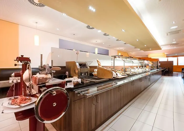 Otel Leonardo Schoenbrunn 4*